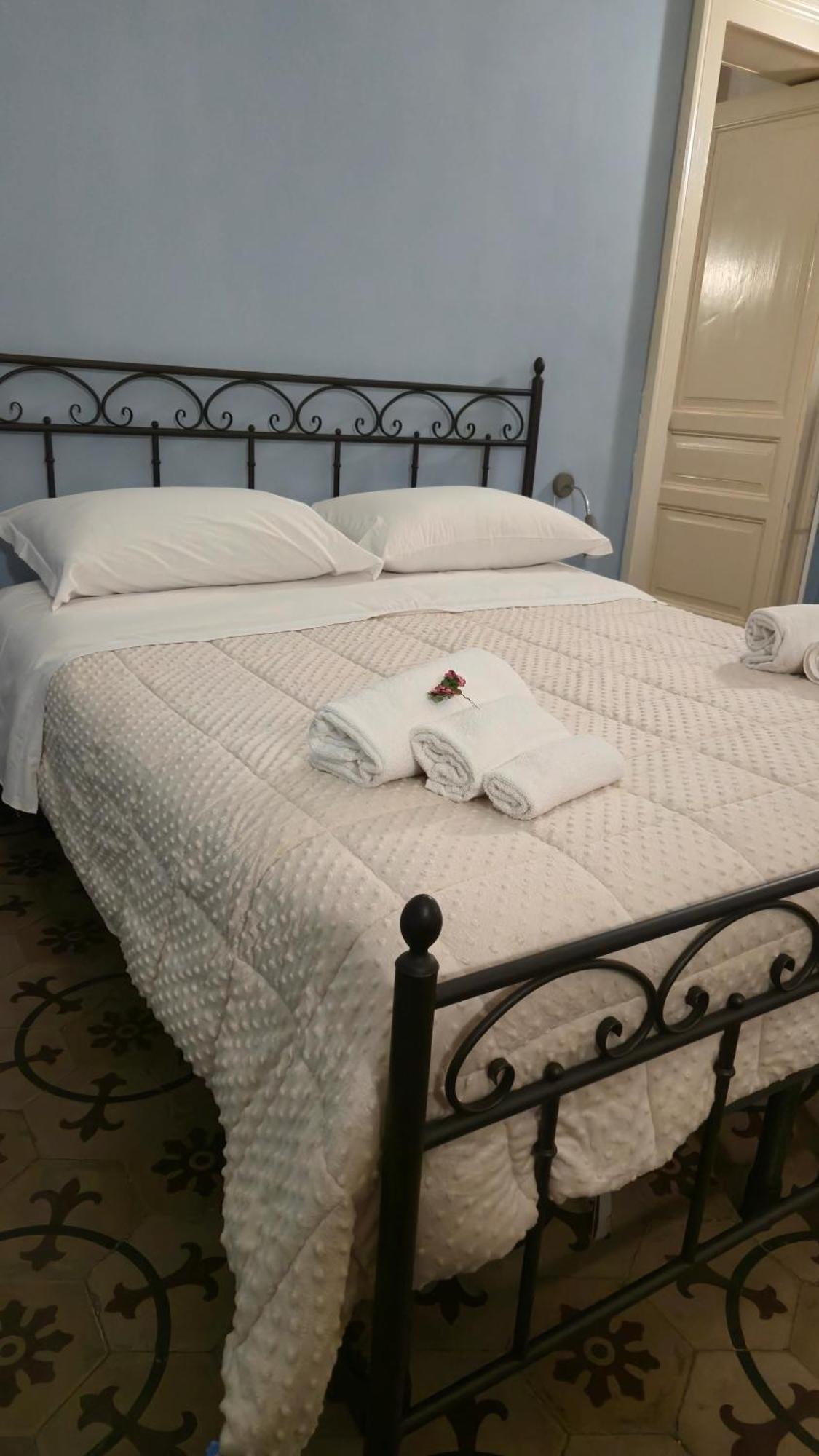 Saranton House Hotel Catania Bagian luar foto