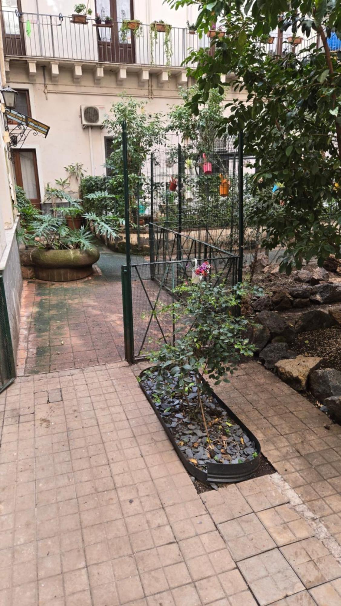 Saranton House Hotel Catania Bagian luar foto