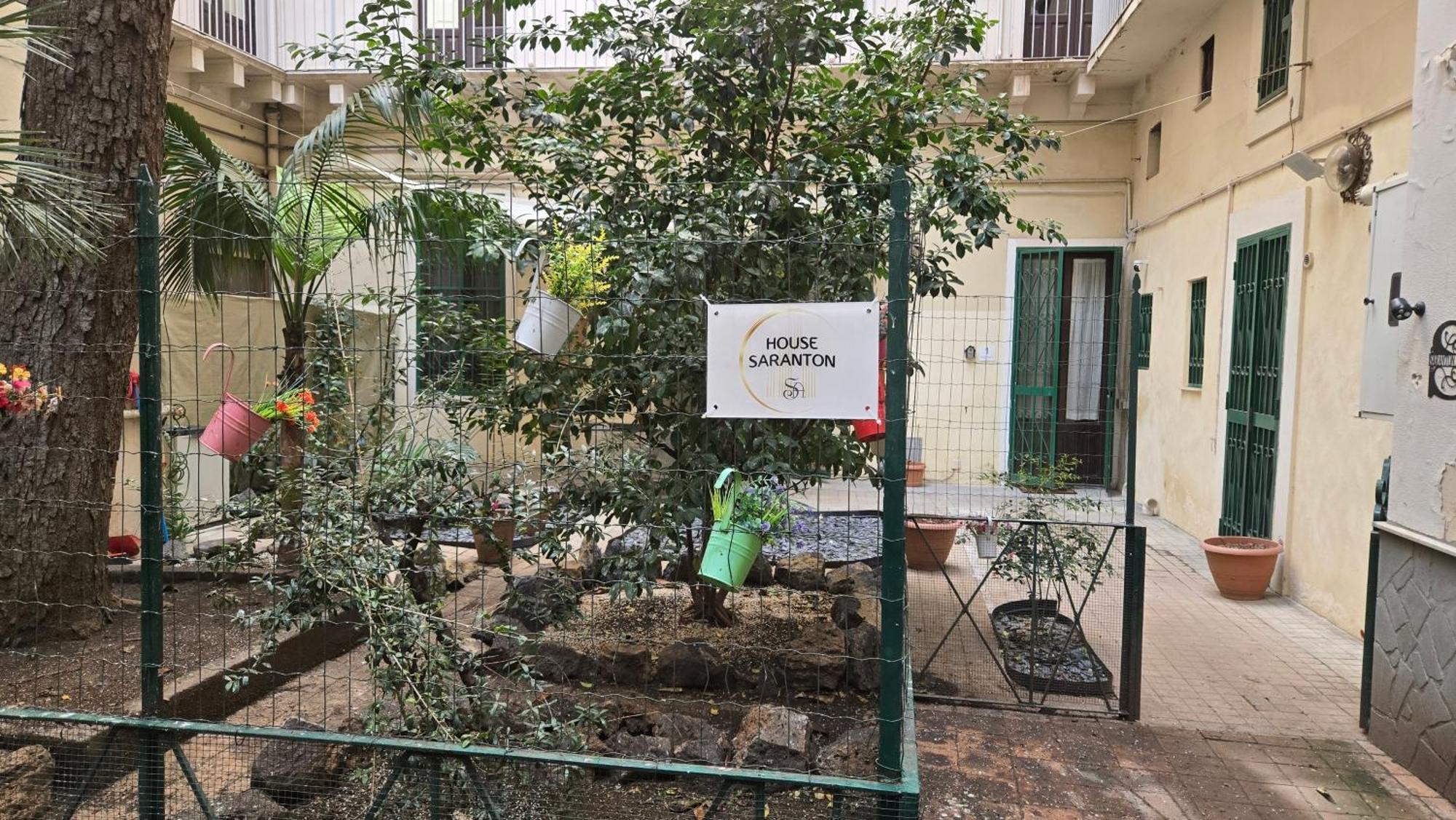 Saranton House Hotel Catania Bagian luar foto